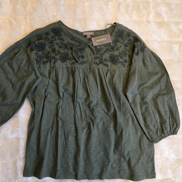Style & Co Floral Embroidered Slub Knit 3/4 Sleeve Peasant Blouse - Picture 3 of 6